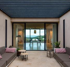 4 bedroom villa with infinity pool and sea views near Noto, Sicily, sleeps 8